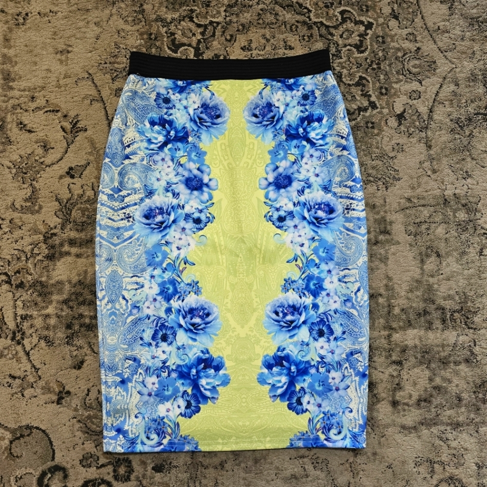 Forever New Blue Green Floral paisley printed Scuba skirt